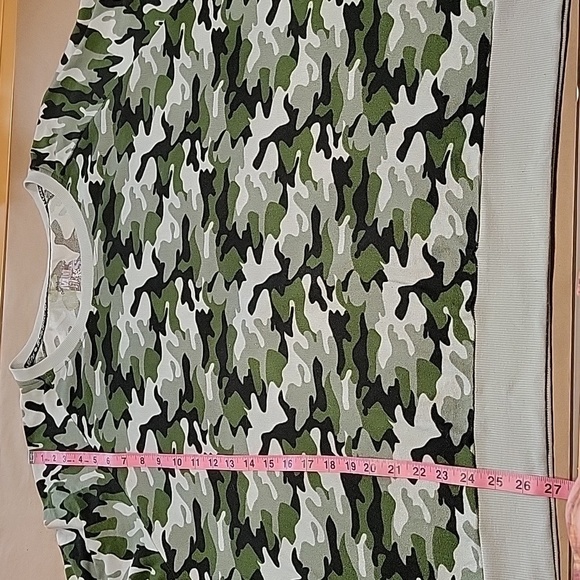 Muk Luks Size 4X Green Camo Soft Sweatshirt Style Top. Excellent Used Condition - Picture 5 of 8